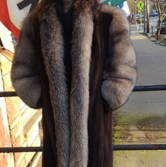 Vintage Jackets & Blazers - Stunning Mink w/ Fox or Coyote Fur Coat